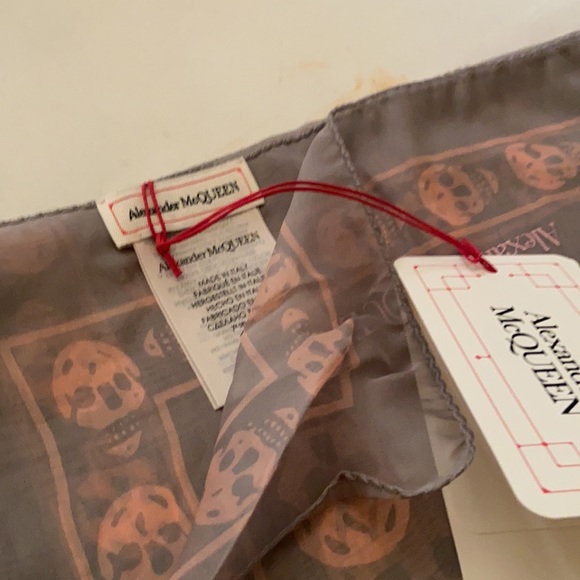 COPY - Alexander McQueen silk scarf - Picture 10 of 13